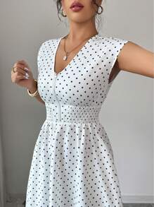 SHEIN Unity Elegante vestido con estampado de lunares azul y blanco, sin mangas, con fruncido, cordón en la cintura y cierre delantero para mujeres jóvenes - Azul y blanco - Ver 6