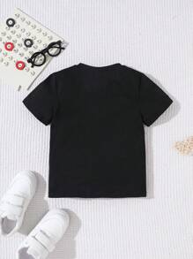 SHEIN GraphicGems 幼儿男童卡通太阳镜和爪印休闲短袖上衣，夏季 - 黑色 - 查看 2