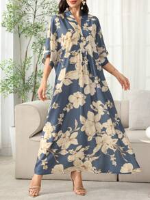 Al Najma 2025年夏季新款阿拉伯风格女式中袖长裙，花卉图案，度假休闲时尚长款开衫，端庄的长袍 - 藍色 - 查看 4