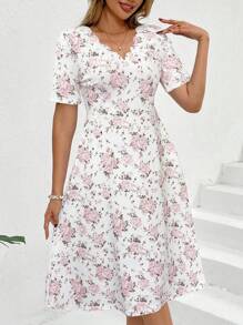 SHEIN Clasi Elegantes Damenkleid im A-Linie Schnitt mit V-Ausschnitt, Muschelsaum und blumenprint für den Sommerurlaub