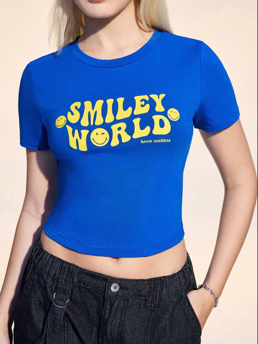 SmileyWorld® | SHEIN Áo thun cổ tròn tay ngắn họa tiết mặt cười và chữ cho nữ - Màu xanh lam - Xem 1