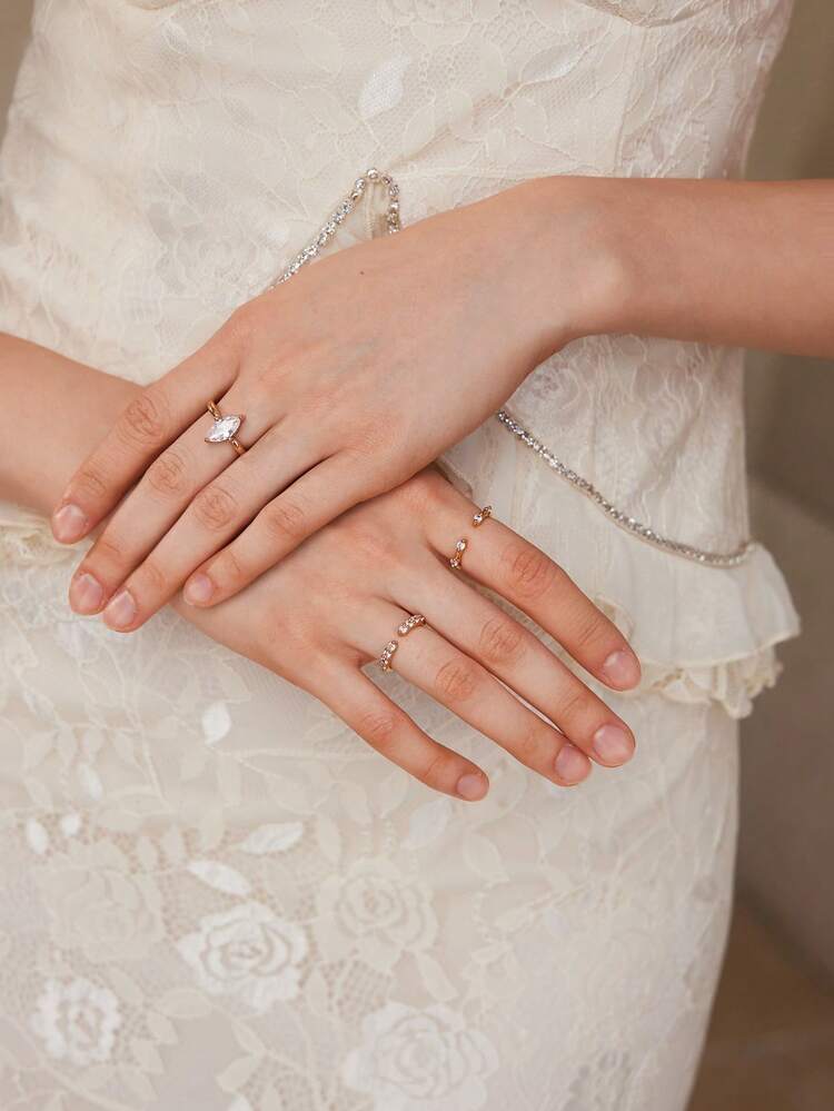 3-IN-1 STACKABLE FINGER RING WITH SPARKLING CZ STONES AND SLIT DESIGN