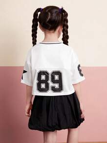 SHEIN 年轻女孩V领超大字母和数字图案针织休闲短款T恤 - 白色 - 查看 2