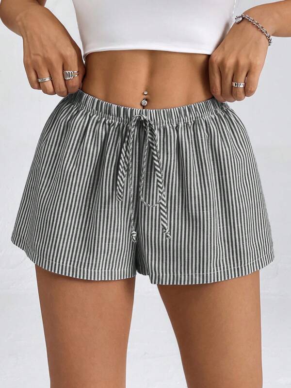 SHEIN PETITE Women's Striped Low-Rise Shorts For Summer Vacation Beach