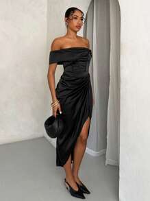 SHEIN BAE 一字肩褶邊不對稱下擺緞面連衣裙 - 黑色 - 查看 4