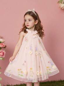 SHEIN Elladie kids 可爱梦幻的年轻女孩连衣裙 3D 花卉网眼蓝色挂脖派对连衣裙，优雅独特，适合派对、郊游和日常生活 - 杏色 - 查看 3