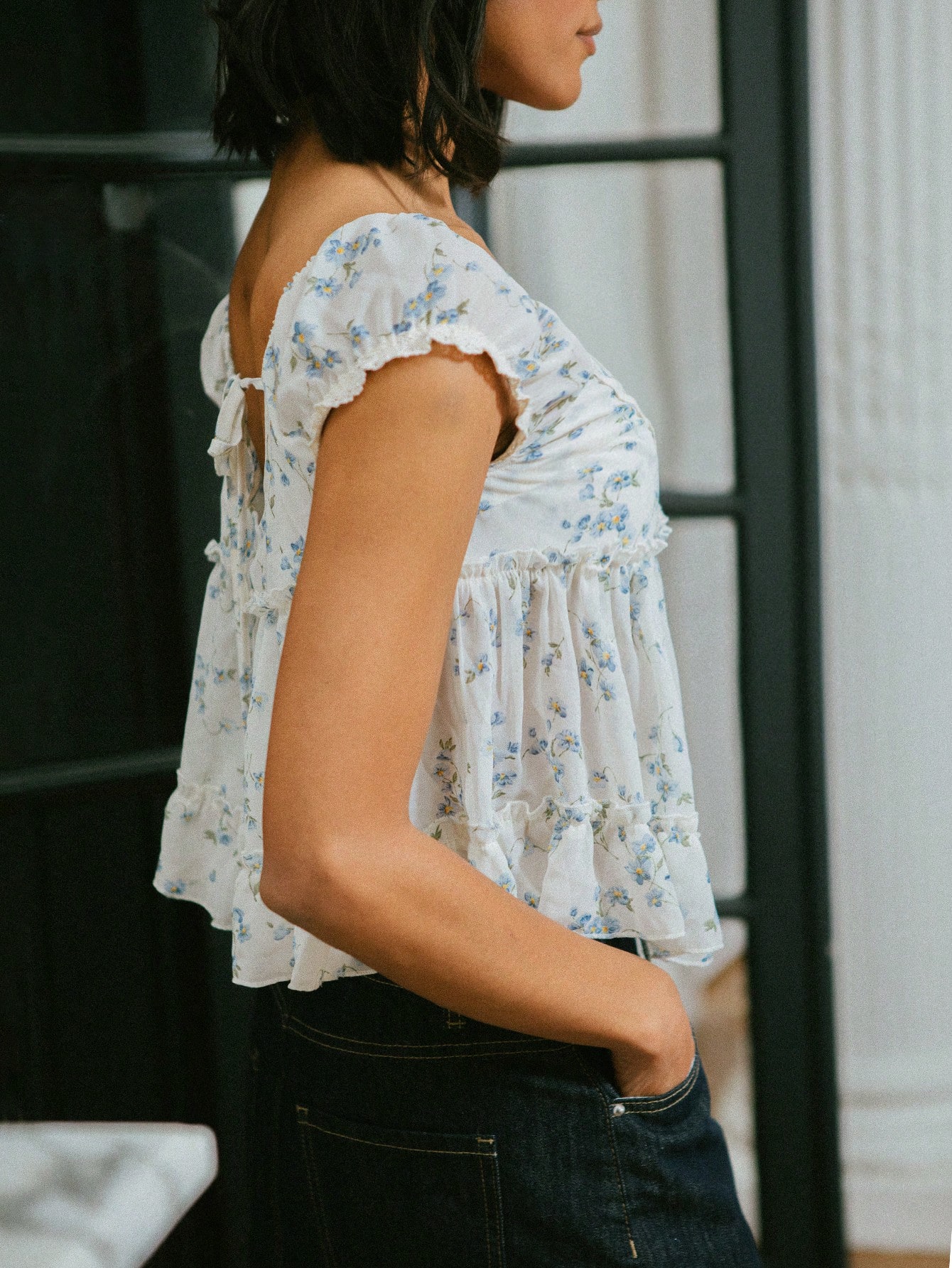 ビンテージ風 フローラルプリント ボタン前開き ブラウス パフスリーブ カットアウトバック バケーションアウトフィット レディース キュート 秋冬トップス