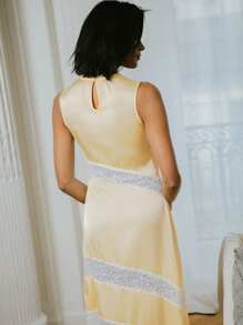 SHEIN Unity Vestito midi in satin di stile vintage a vestibilità ampia di colore giallo burro con pannelli asimmetrici in pizzo