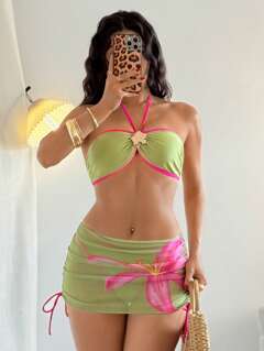 ชุดว่ายน้ำ 