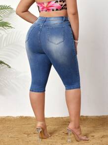 SHEIN CURVE+ Jeans de denim lavado con talle asimétrico para mujer talla grande - Azul lavado medio - Ver 6