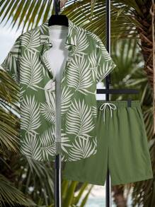 Manfinity KASUA 男士龟叶印花纽扣衬衫和短裤泳装套装 夏季夏威夷风泳装 - 綠色 - 查看 1