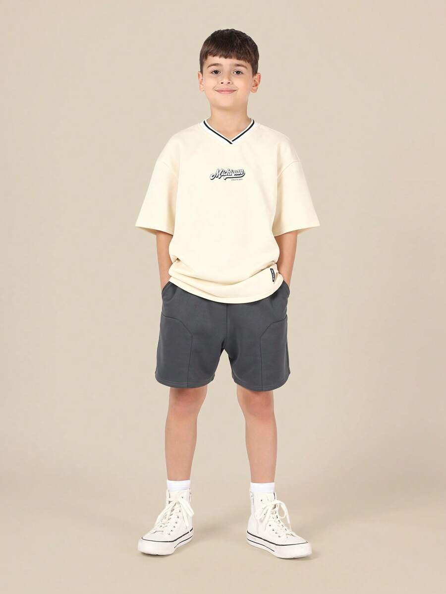 SUMWON Athletic Varsity Michigan Sport Letter Text Logo Sweatshirt Classic Summer Campus Streetwear Training Baseball Soft Cool University Style Vacation Academy Youth - Multicolor - View 1