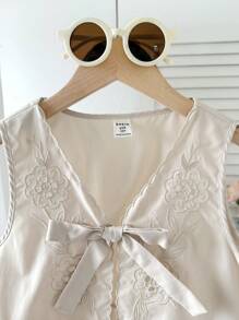 SHEIN Camisa sin mangas elegante con volantes y bordados de moño de color albaricoque sólido para niñas preadolescentes - Albaricoque - Ver 6