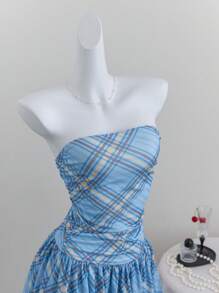 Elamini 蓝色格纹甜美浪漫沙滩度假露肩褶饰腰部荷叶边下摆连衣裙欧美风春夏 - 藍色 - 查看 3