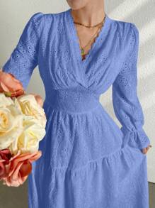 Modelyn 女士优雅V领刺绣网眼喇叭袖连衣裙 - 藍色 - 查看 4