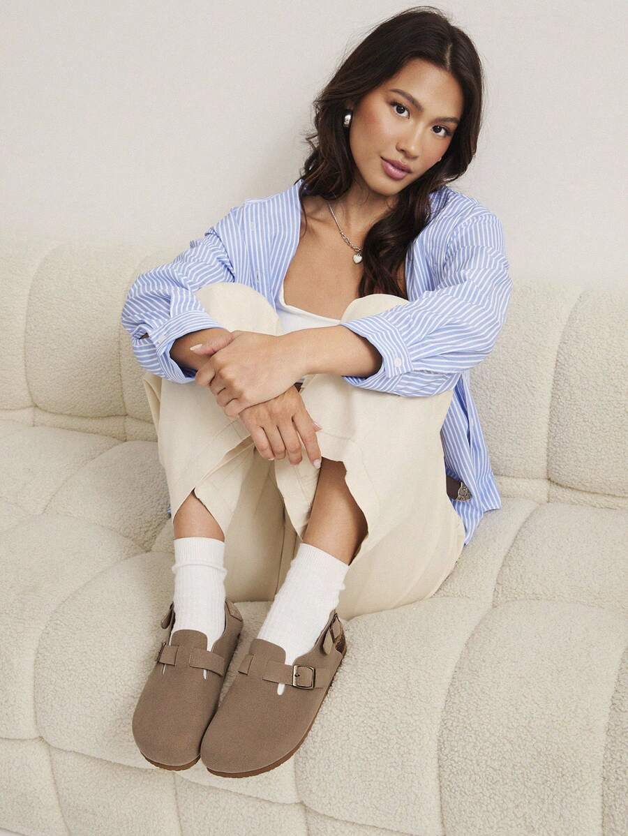 Solezae Zuecos con plantilla de corcho y punta redonda para mujer con correa ajustable con hebilla - Beis - Ver 1