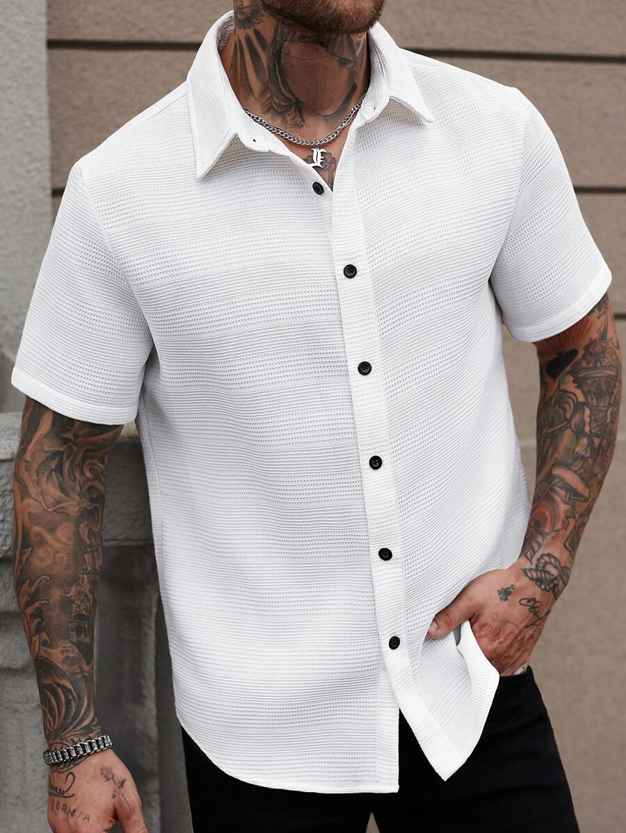 Manfinity CasualCool قميص كاجوال للرجال أكمام قصيرة، بنسيج هاشوري أبيض، قمصان رجالية كاجوال، تيشيرتات الرجال الفينتاج - أبيض - مشاهدة 1