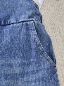 Set da 2 pezzi per ragazze adolescenti composto da maglietta stampata e pantaloni salopette in jeans con fiocco