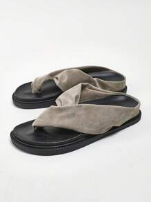 Solezae 女士厚底基本款日常舒适户外绒面灰褐色平底拖鞋凉鞋