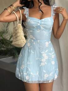 SHEIN Unity Váy ngắn tay bèo nhún cổ tim thêu họa tiết tương phản - Màu xanh nhạt - Xem 5