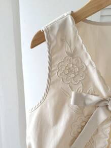 SHEIN Camisa sin mangas elegante con volantes y bordados de moño de color albaricoque sólido para niñas preadolescentes - Albaricoque - Ver 7