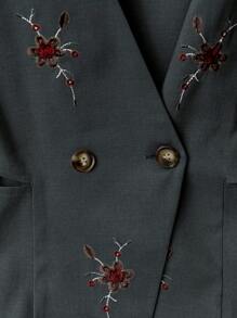 Franclia Plus Size Women Stylish Embroidered V-Neck Sleeveless Cropped Top And A-Line Shorts Set Graduation,Back To School,Teacher Outfits For Women