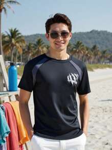 Manfinity Swimmode Men's Contrast Color Patchwork Short Sleeve Rashguard Swimsuit, Sunscreen & Surfing Beach Wear For Men BeachModeOn