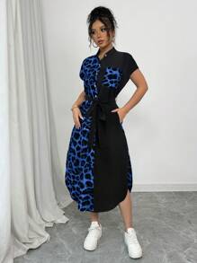 SHEIN Unity 女士休闲优雅商务休闲度假旅行老款豹纹前扣衬衫腰带蝴蝶结口袋侧开衩通勤家居撞色面料2025夏季新款短袖长裙 - 藍色 - 查看 5