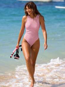 Swim SPRTY 全新夏季条纹圆领无袖露背运动女式连体泳衣