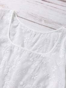 Linhara Plus Size Floral Embroidered Puff Sleeve Casual Blouse - White - View 5