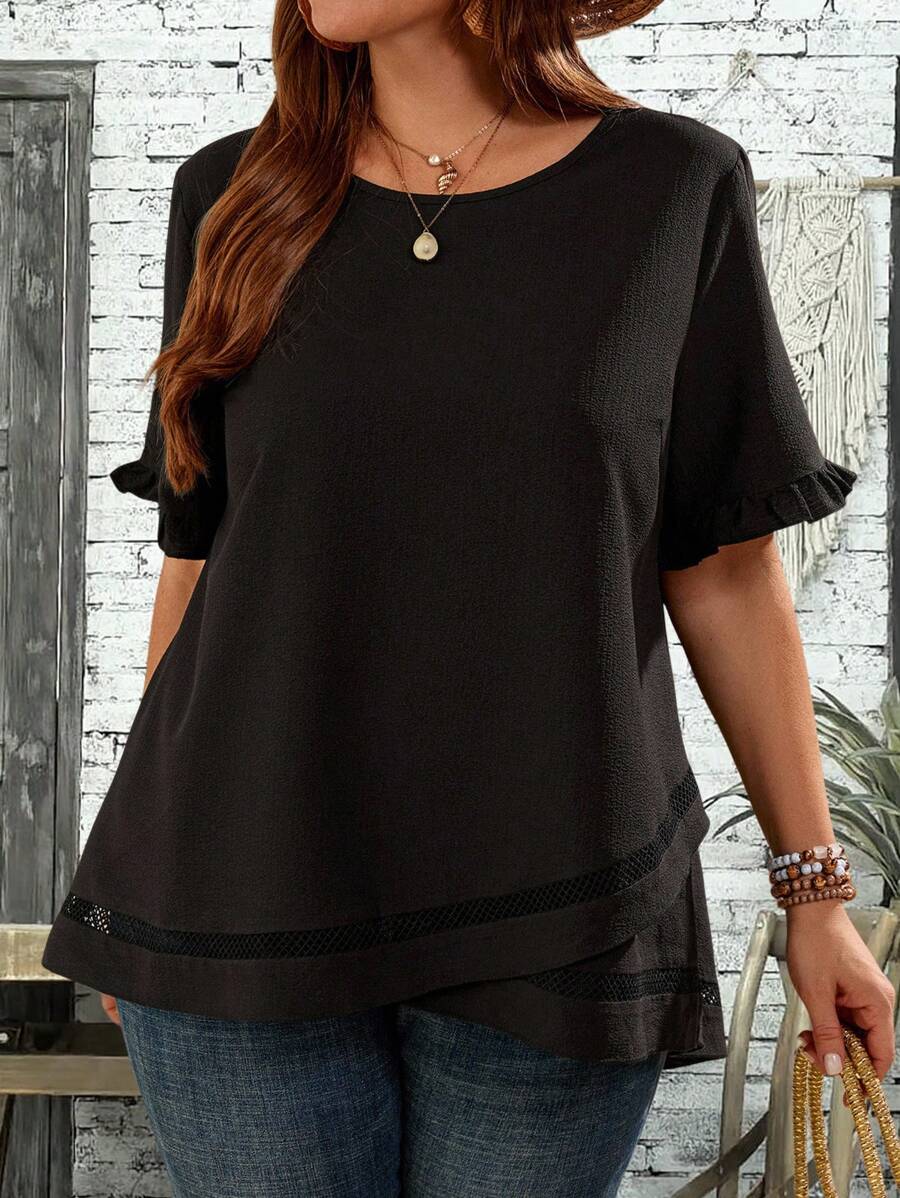 EMERY ROSE 大码纯色圆领荷叶边短袖休闲衬衫，夏季度假上衣 - 黑色 - 查看 1