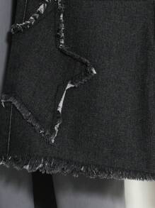 SHEIN Short en jean noir simple, confortable et ample avec bords bruts et étoiles, pour garçons. Tenue décontractée Y2K, idéale pour les enfants en été et au printemps, pour les festivals et la plage.