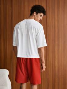 Manfinity VCAY Conjunto de 2 peças de camiseta masculina de malha casual para o dia a dia, camiseta solta de manga curta e shorts retos com cós elástico, roupa de verão para escola - Vermelho e branco - Ver 2