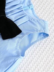 Cozy Pixies Robe décontractée et polyvalente pour bébé fille nouveau-né avec col rond et sans manches, décorée d'un nœud