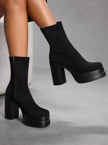 SHEIN X Lucía Bellido CUCCOO SZL 1 par de botas de media caña de moda con suela gruesa y tacón alto para mujer - Negro - Ver 2