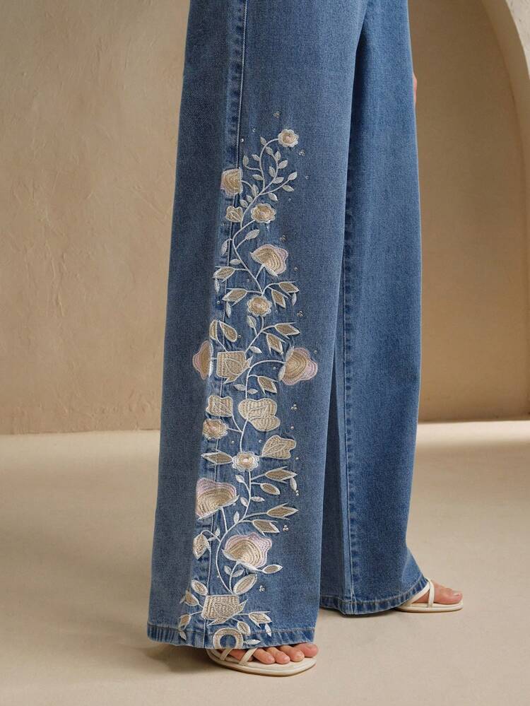 Women's Casual Long Denim Jeans With Floral Embroidery And Zipper Details