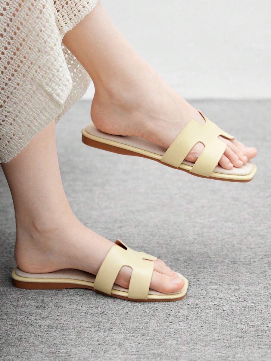 CUCCOO BIZCHIC Beige Square Toe Beach Casual Slip-On Slippers, Fashion Versatile Flat Sandals For Women