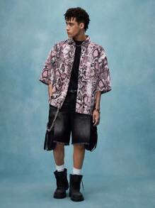 ROMWE MEN Street Life Camisa de mezclilla con estampado de piel de serpiente, corte boxy, estilo urbano, para verano y Halloween - Rosa - Ver 6