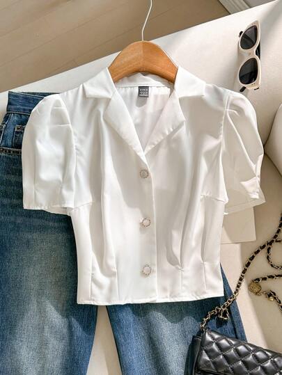 Sommer weiße Bluse mit Hemdkragen, Puffärmeln und Knopfleiste