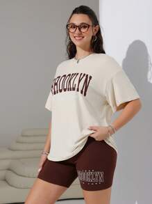 SHEIN EZwear Camiseta de hombro caído con gráfico de letra y shorts de motociclista para el verano en tallas grandes