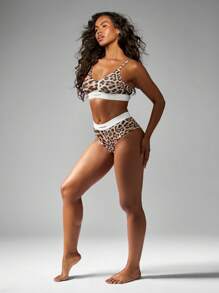 MISSGUIDED 豹纹印花运动风高腰露脐文胸，周末休闲内衣，日常穿着，春夏款，提供运动支撑。 - 彩色 - 查看 3