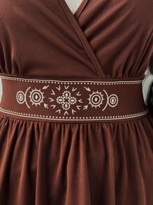 Sunspun 大码女式褶皱 V 领系腰 A 字形花卉印花休闲优雅复古撞色吊带背心 - 咖啡棕 - 查看 4