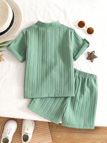 SHEIN Conjunto de 2 piezas con camiseta de manga corta con cuello mao y apliques, y pantalones cortos de rayas tejidos para niños pequeños, adecuado para ocasiones casuales, escolares, al aire libre, primavera y verano, Ramadán
