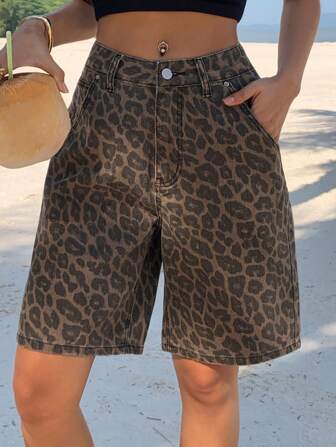 DAZY Short en jean droit de 5 pouces avec motif de moustaches de chat blanchi pour femmes