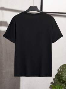 Manfinity LEGND Men's Casual Skull Graphic Round Neck Short Sleeve T-Shirt, Versatile