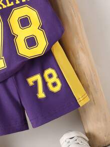 SHEIN Baby & Kleinkind Jungen 2 Stücke Set V-Ausschnitt Kurzarm T-Shirt & Grafik-bedruckte Sport Shorts Outfit, Lässig für Alltagstragen, Sportevents, Sommer - Violett - Übersicht 6