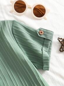 SHEIN Conjunto de 2 piezas con camiseta de manga corta con cuello mao y apliques, y pantalones cortos de rayas tejidos para niños pequeños, adecuado para ocasiones casuales, escolares, al aire libre, primavera y verano, Ramadán
