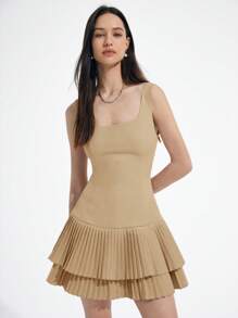 Aveloria Affinna 新款欧美时尚简约纯色方领无袖双层褶边腰部修身性感可爱U型背连体迷你连衣裙女 - 卡其色 - 查看 1