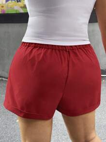 SHEIN EZwear 大码纯色前扣口袋简约短裤，休闲日常穿着 - 紅色 - 查看 2