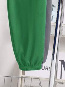 SHEIN 2 件套青少年男孩运动休闲装，包括圆领拼色短袖 T 恤和松紧腰裤，舒适百搭，适合春季、夏季、秋季、日常穿着、户外活动、学校、聚会、派对、休闲 - 墨綠色 - 查看 6